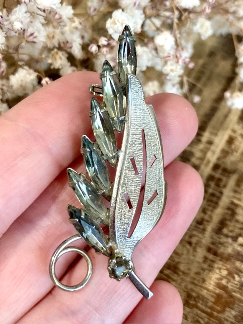 Costume Jewelry Leaf Shaped Pin Brooch with Gray Marquise Rhinestones - Picture 7 of 11